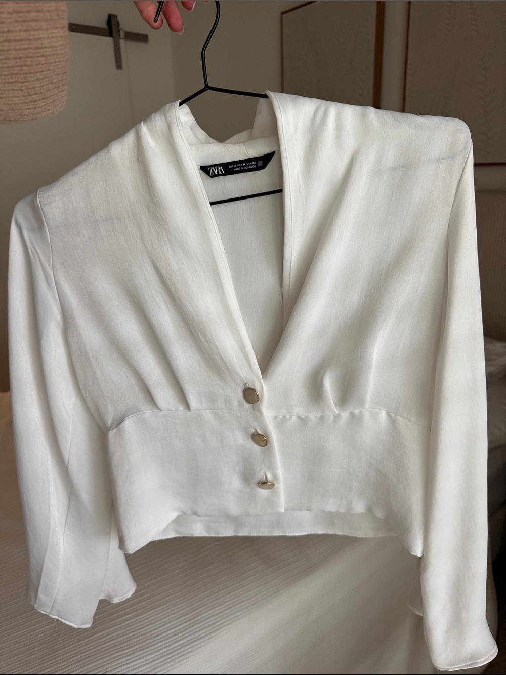 Zara Cream V-Neck Three-Button Cropped Blouse